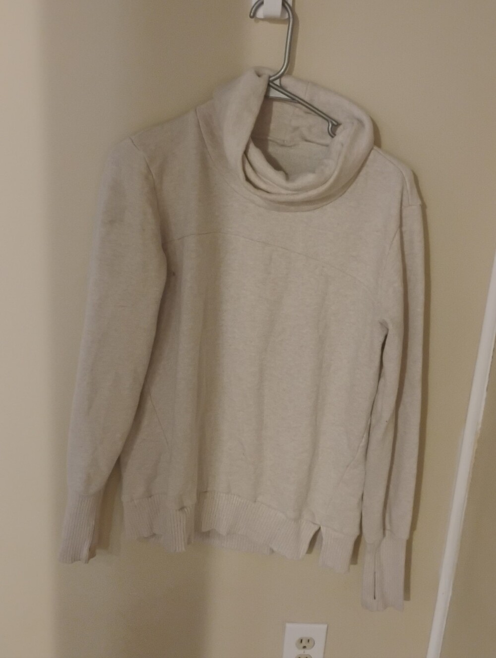 Alo Yoga Womens Haze Funnel Long Sleeved Sweatshirt Top
